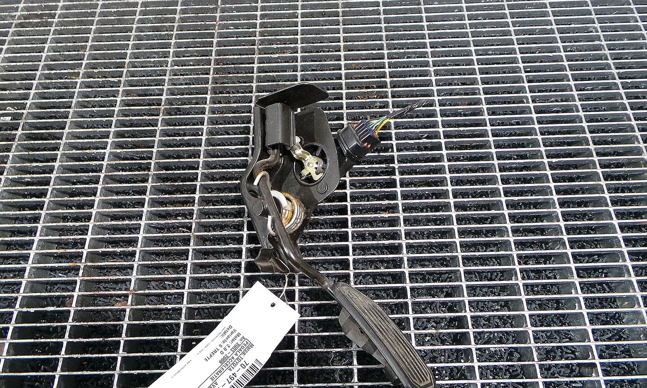 PEDALA ACCELERATIE TOYOTA AVENSIS 2003-2008
