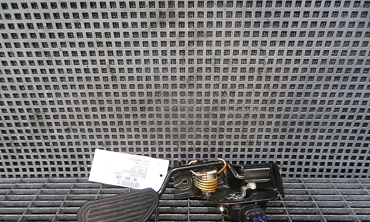 PEDALA ACCELERATIE TOYOTA AVENSIS 2003-2008