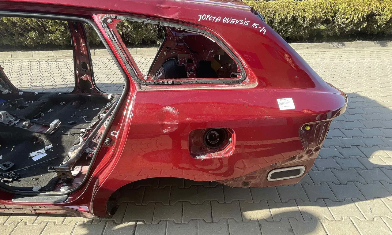 ARIPA SPATE STANGA TOYOTA AVENSIS 2008-2018