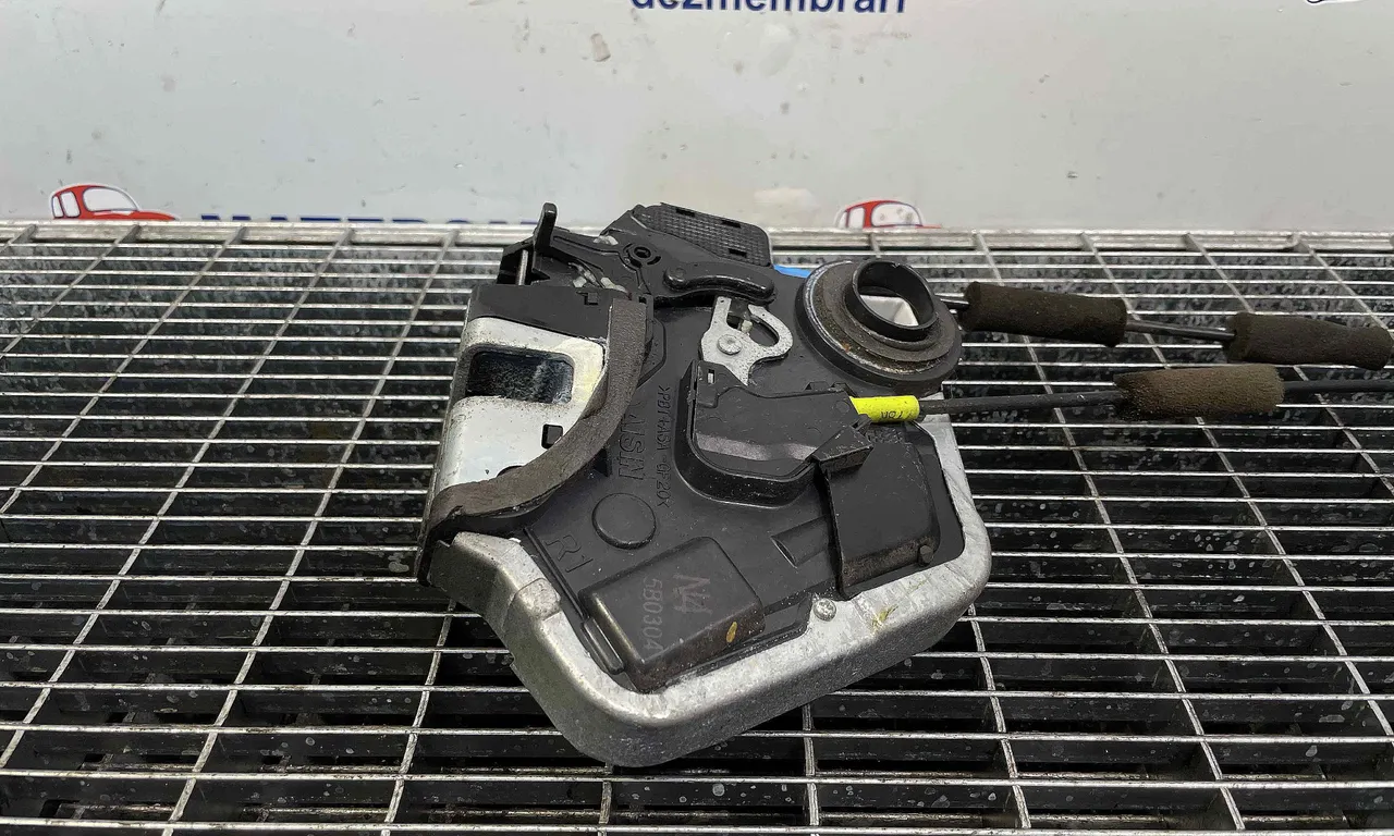 INCUIETOARE USA SPATE DREAPTA TOYOTA AVENSIS 2008-2018