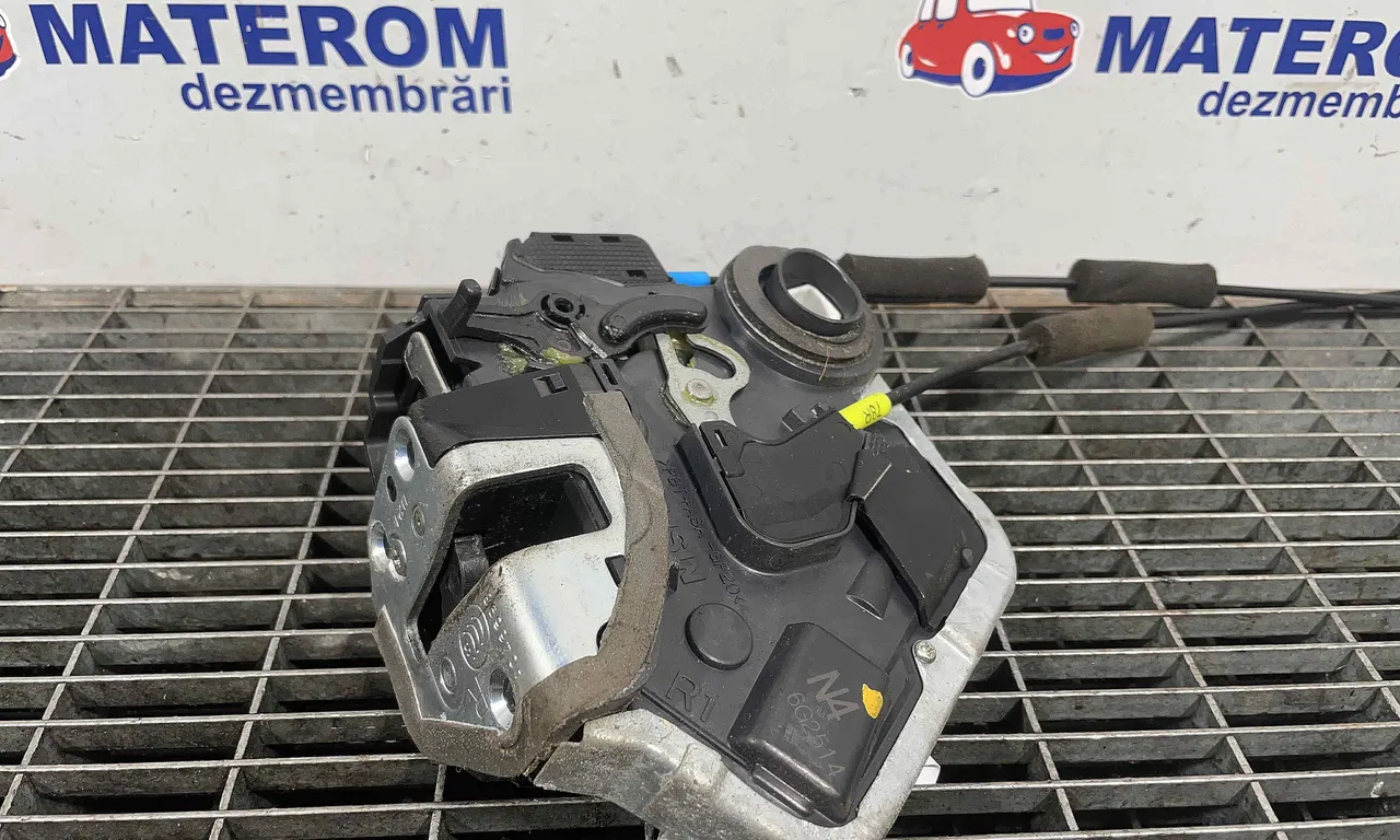 INCUIETOARE USA SPATE DREAPTA TOYOTA AVENSIS 2008-2018