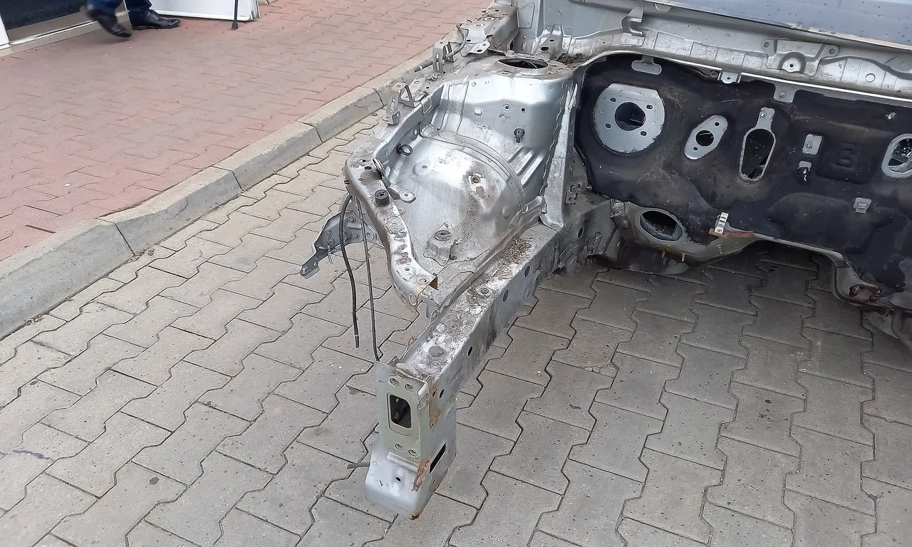 LONJERON DREAPTA TOYOTA AVENSIS 2008-2018