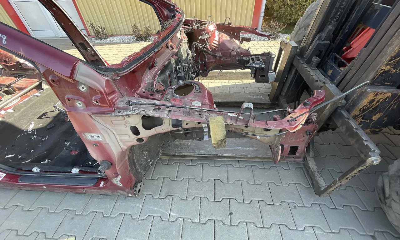 LONJERON DREAPTA TOYOTA AVENSIS 2008-2018