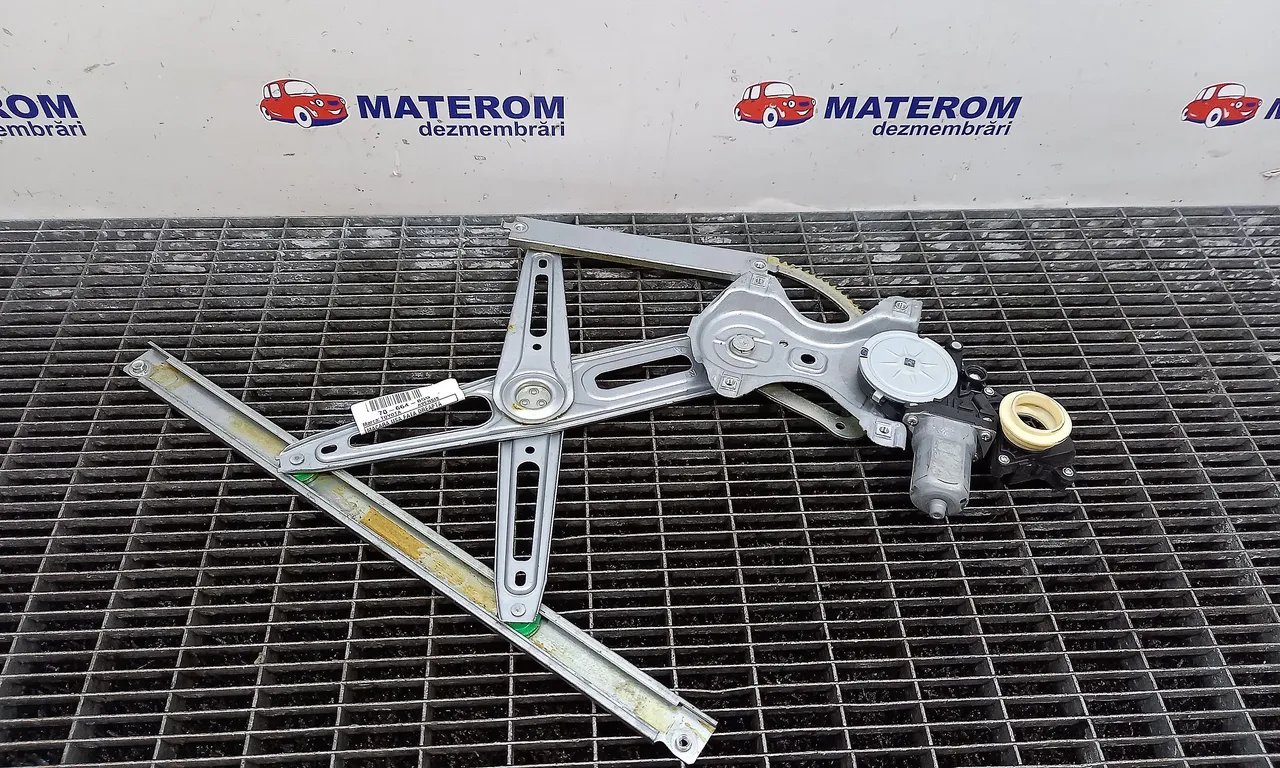 MACARA USA FATA DREAPTA TOYOTA AVENSIS 2008-2018