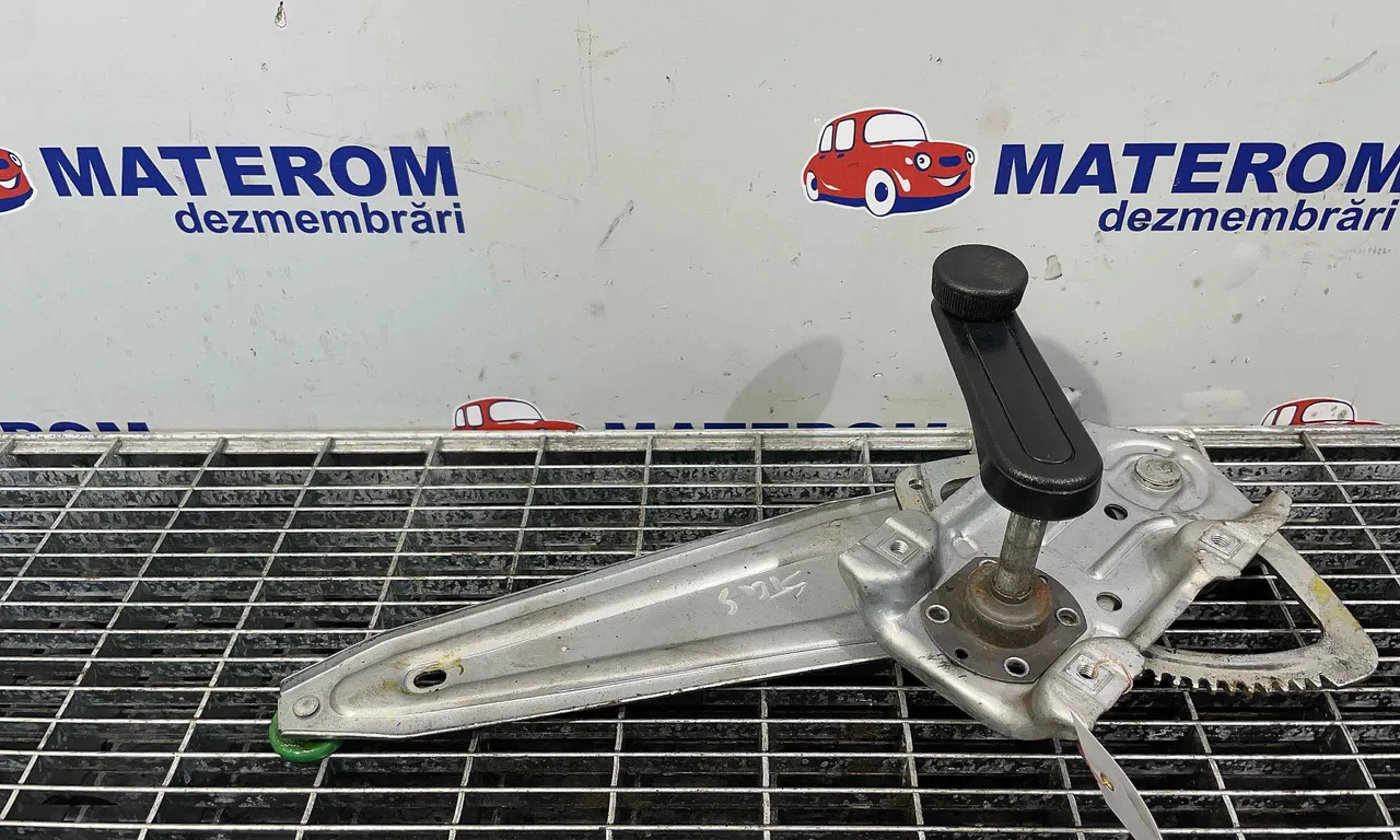 MACARA USA SPATE STANGA TOYOTA AVENSIS 2008-2018