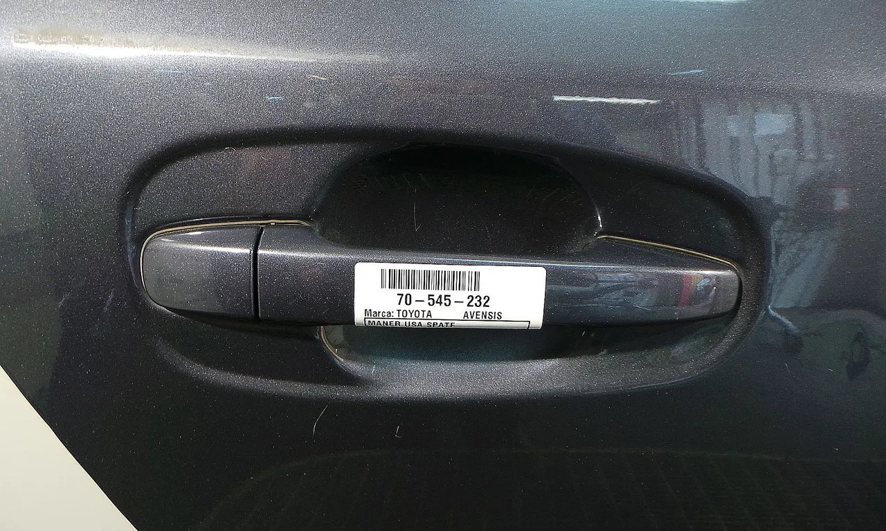 MANER USA SPATE DREAPTA TOYOTA AVENSIS 2008-2018
