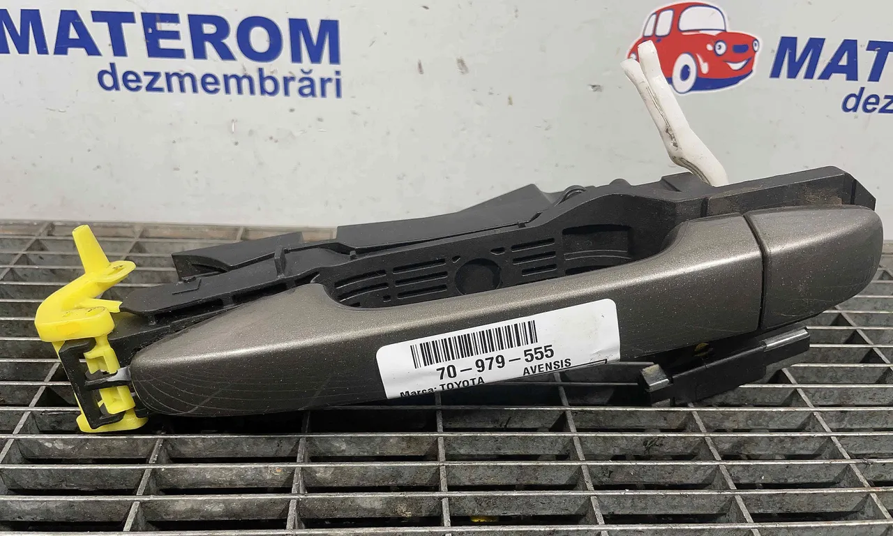 MANER USA SPATE DREAPTA TOYOTA AVENSIS 2008-2018