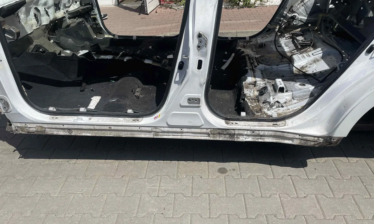 PRAG STANGA TOYOTA AVENSIS 2008-2018