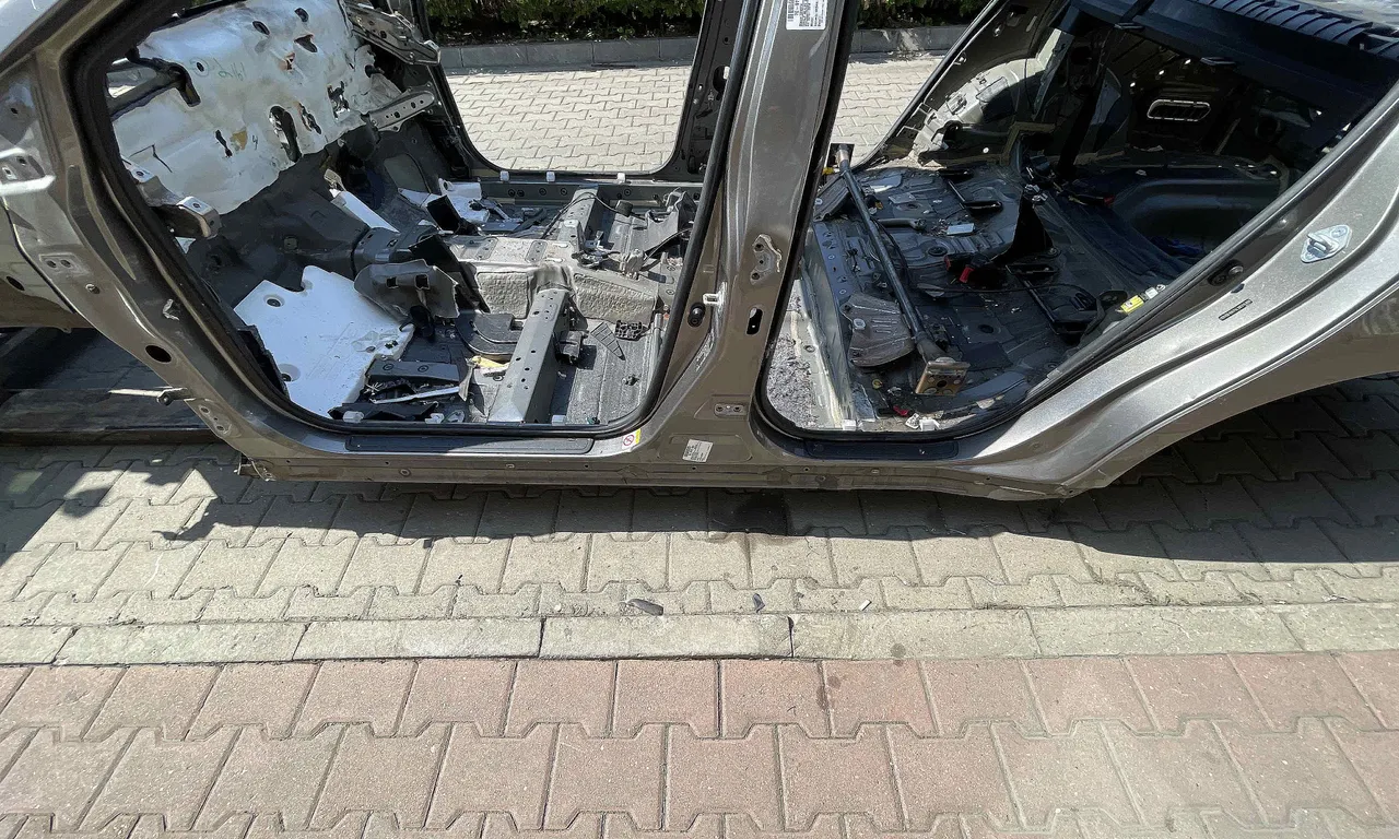 PRAG STANGA TOYOTA AVENSIS 2008-2018