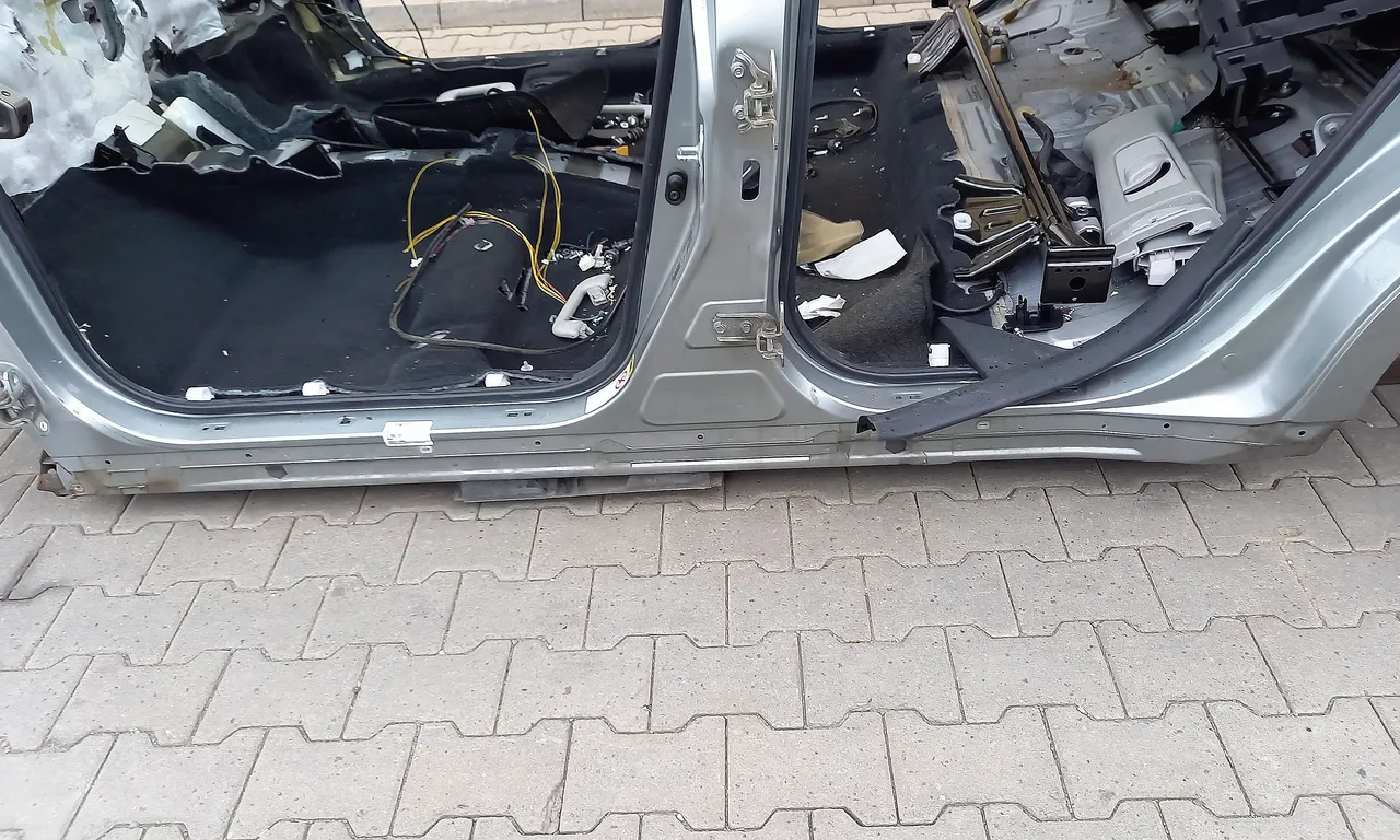 PRAG STANGA TOYOTA AVENSIS 2008-2018
