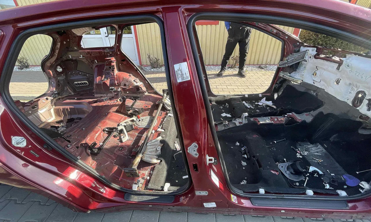 STALP MIJLOC DREAPTA TOYOTA AVENSIS 2008-2018