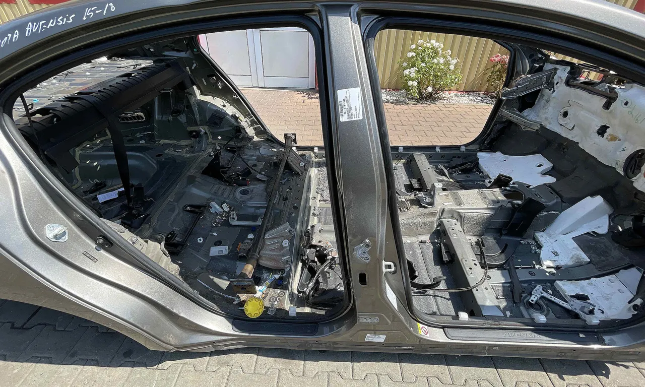STALP MIJLOC DREAPTA TOYOTA AVENSIS 2008-2018