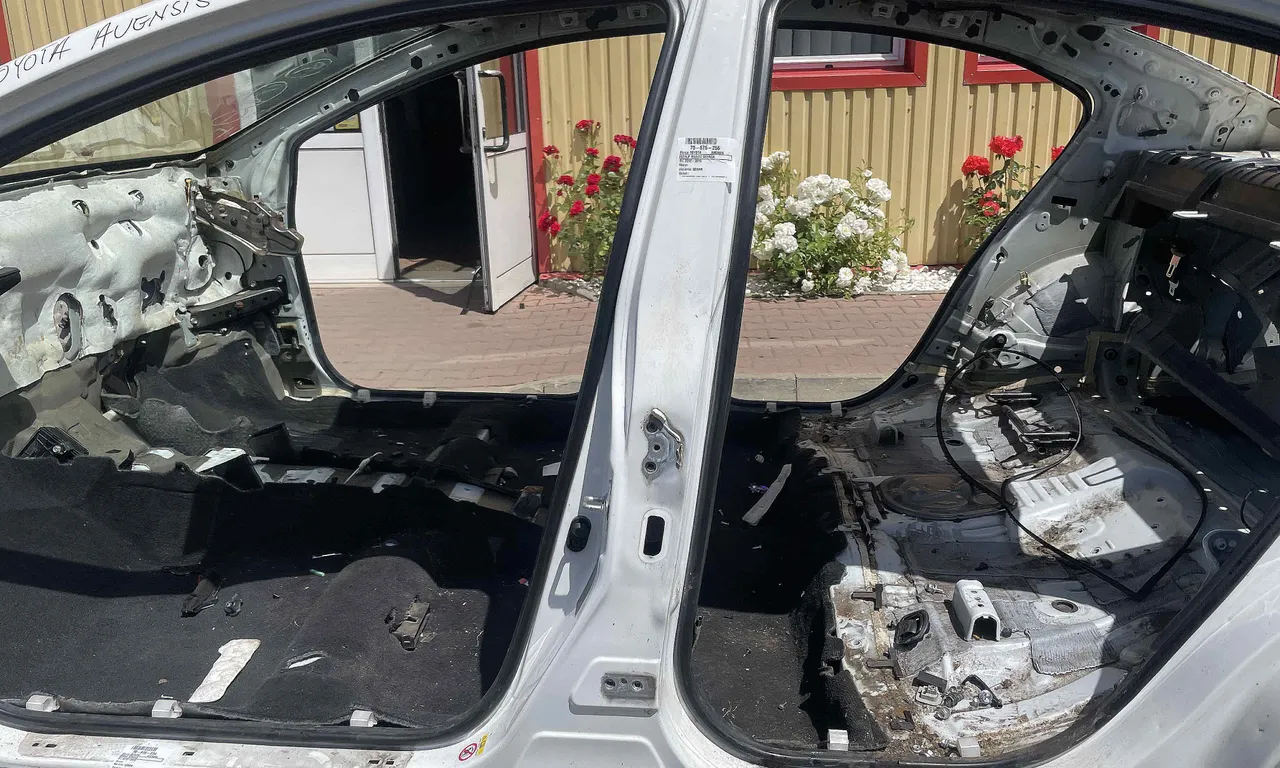 STALP MIJLOC STANGA TOYOTA AVENSIS 2008-2018