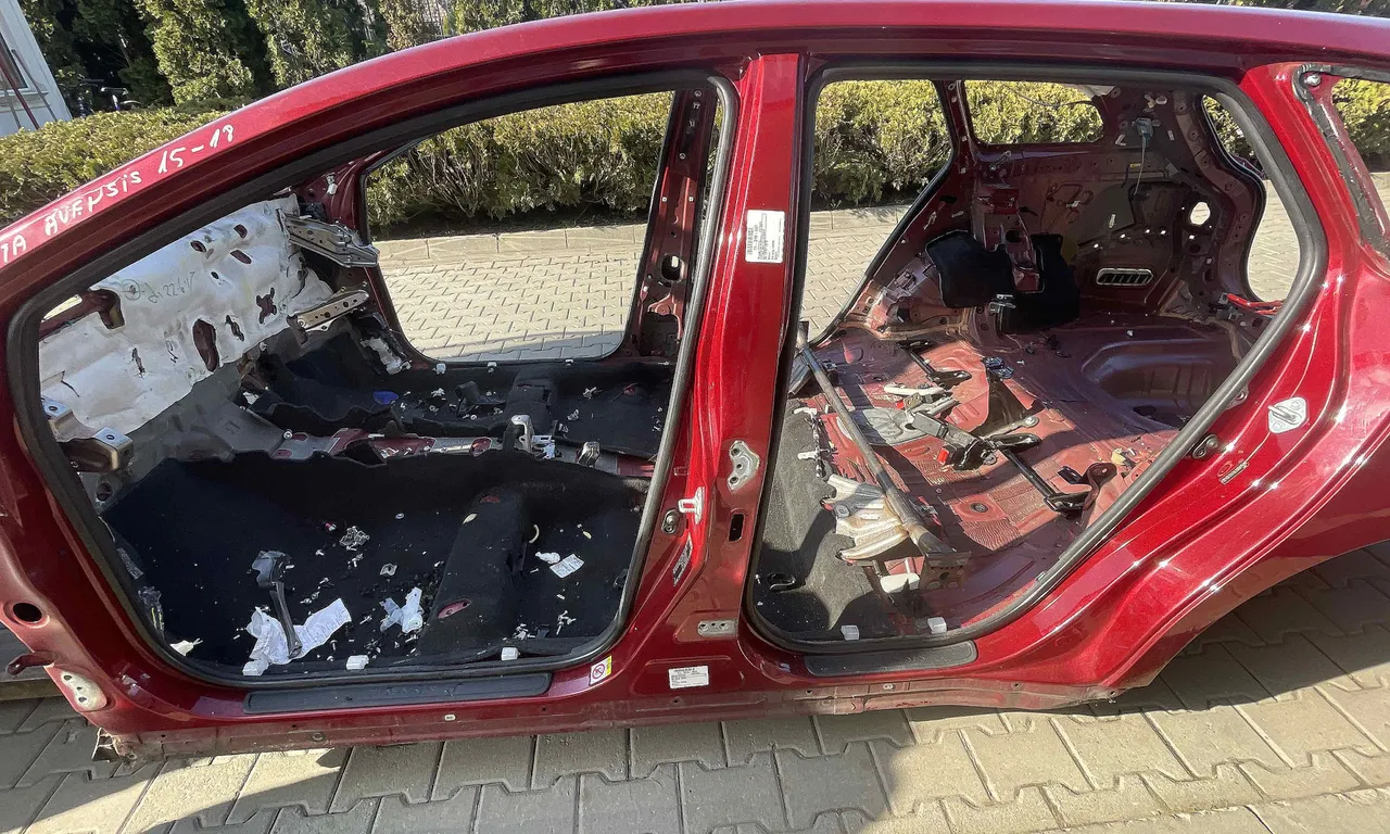 STALP MIJLOC STANGA TOYOTA AVENSIS 2008-2018