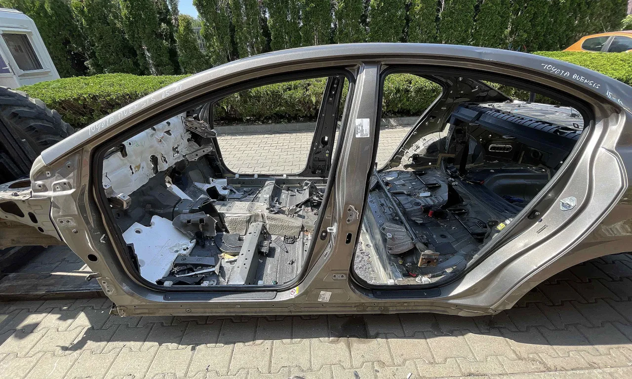 STALP MIJLOC STANGA TOYOTA AVENSIS 2008-2018