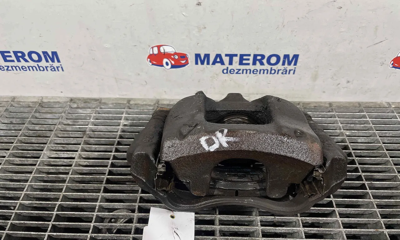 ETRIER FATA DREAPTA TOYOTA AVENSIS 2008-2018