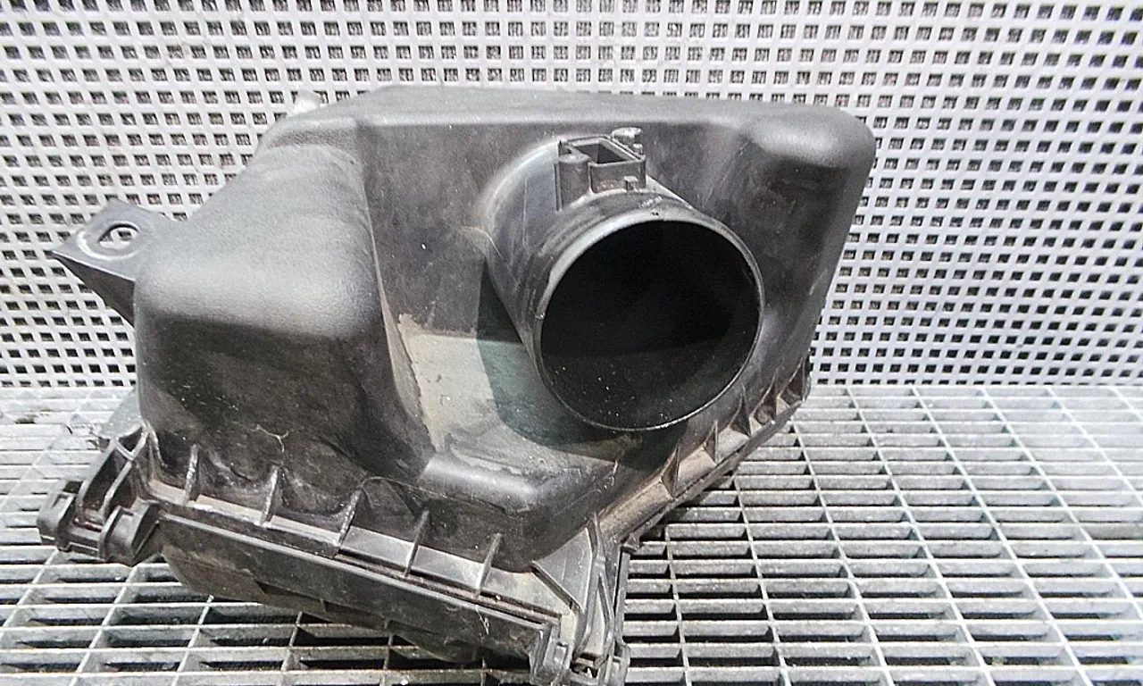 CARCASA FILTRU AER TOYOTA AVENSIS 2008-2018