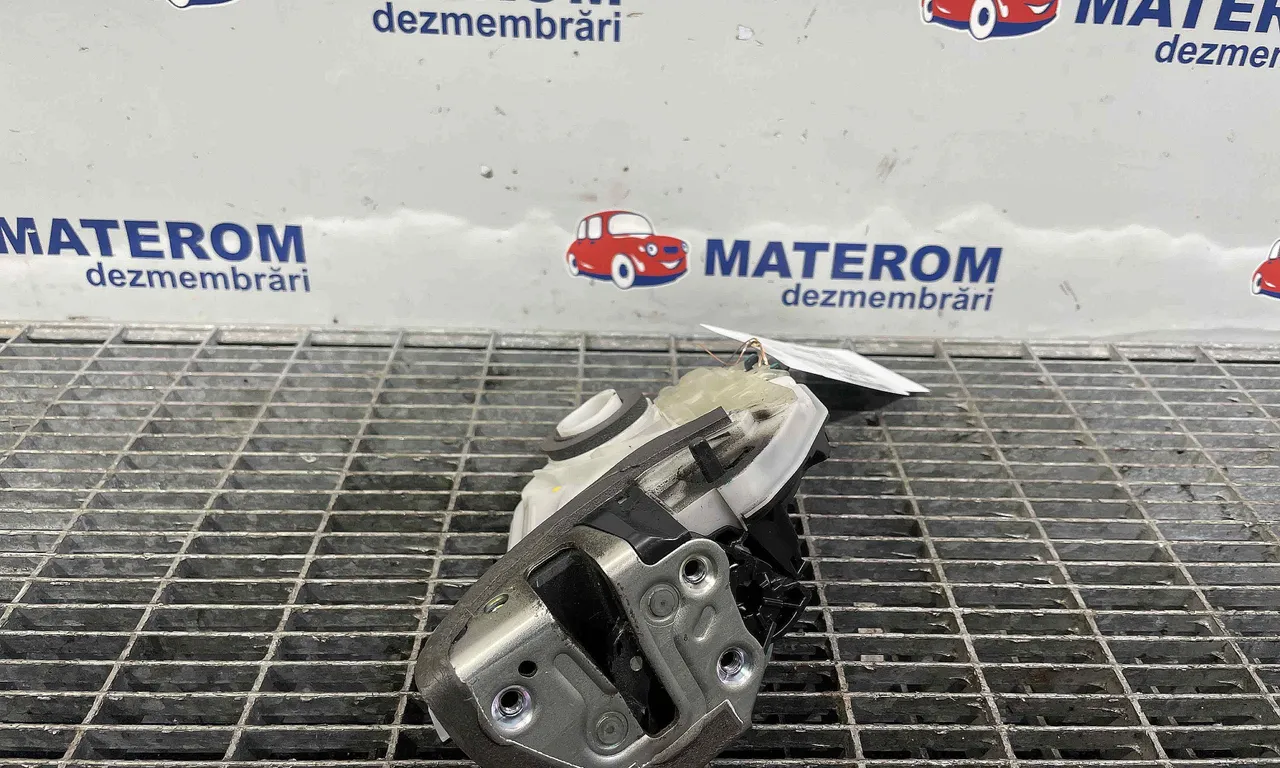 INCUIETOARE USA SPATE STANGA TOYOTA AYGO 2014-2018