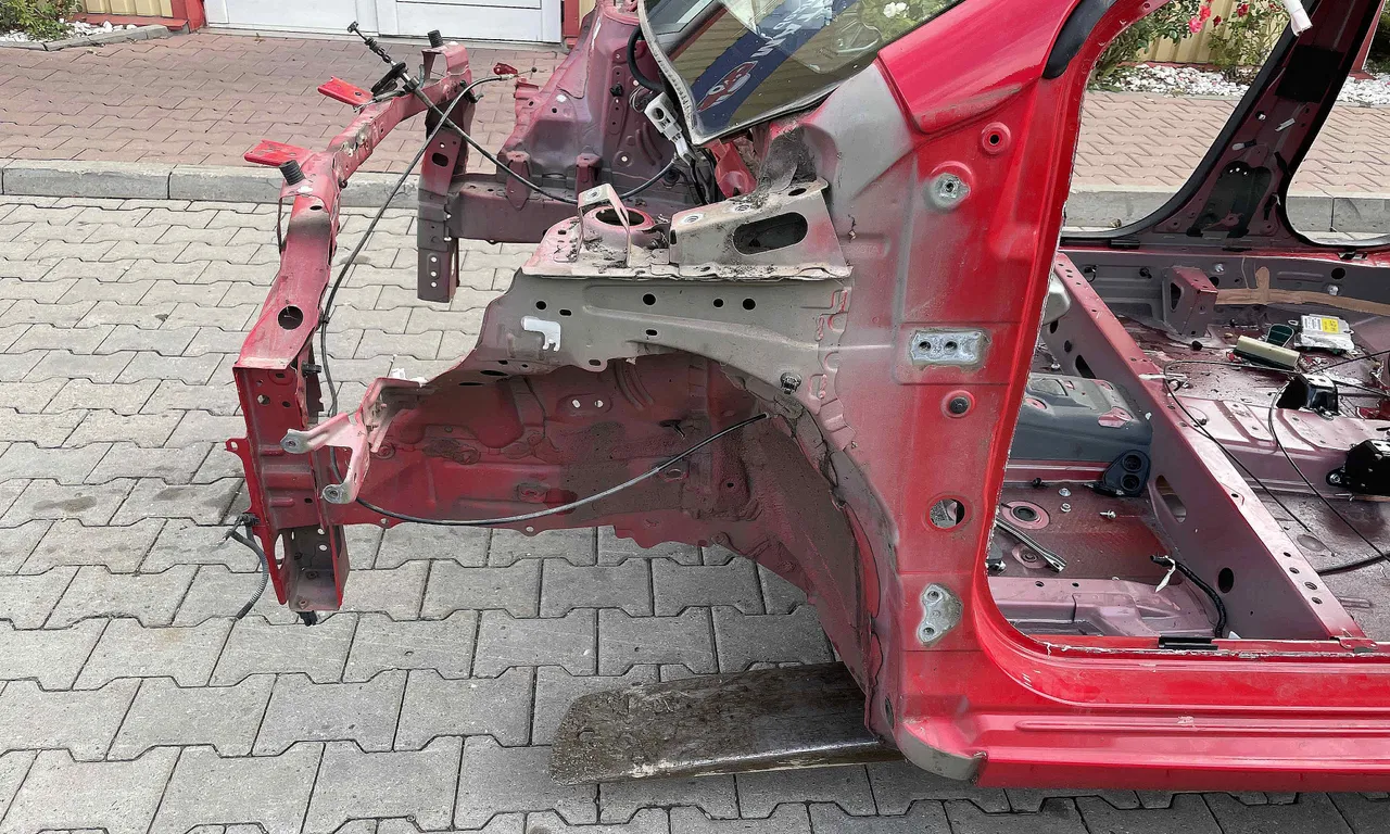 LONJERON STANGA TOYOTA AYGO 2014-2018