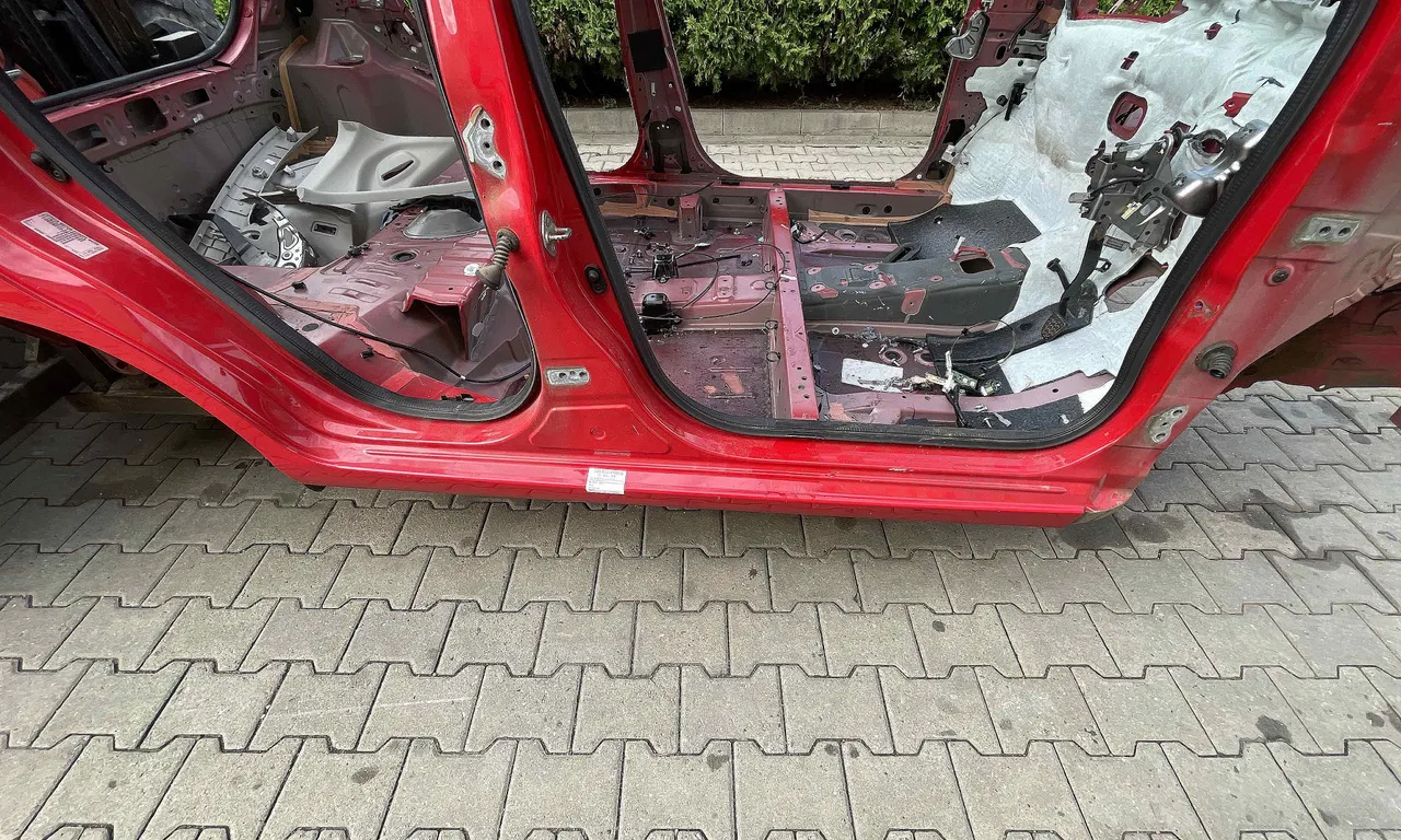 PRAG DREAPTA TOYOTA AYGO 2014-2018