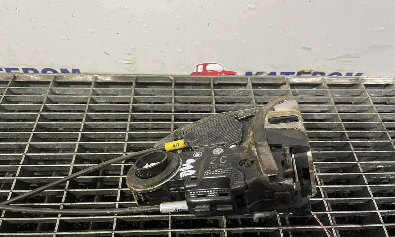INCUIETOARE USA SPATE DREAPTA TOYOTA COROLLA 2006-2012