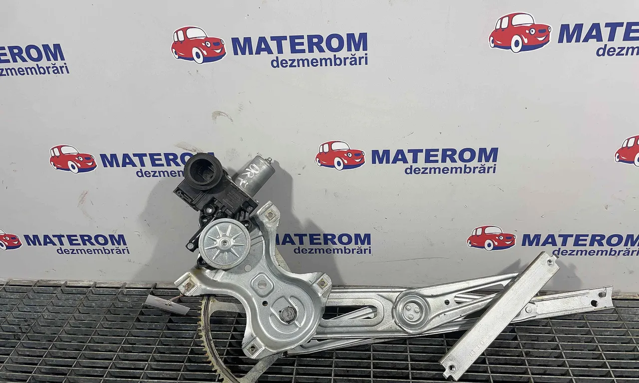 MACARA USA FATA DREAPTA TOYOTA HILUX VIII 2015-2020