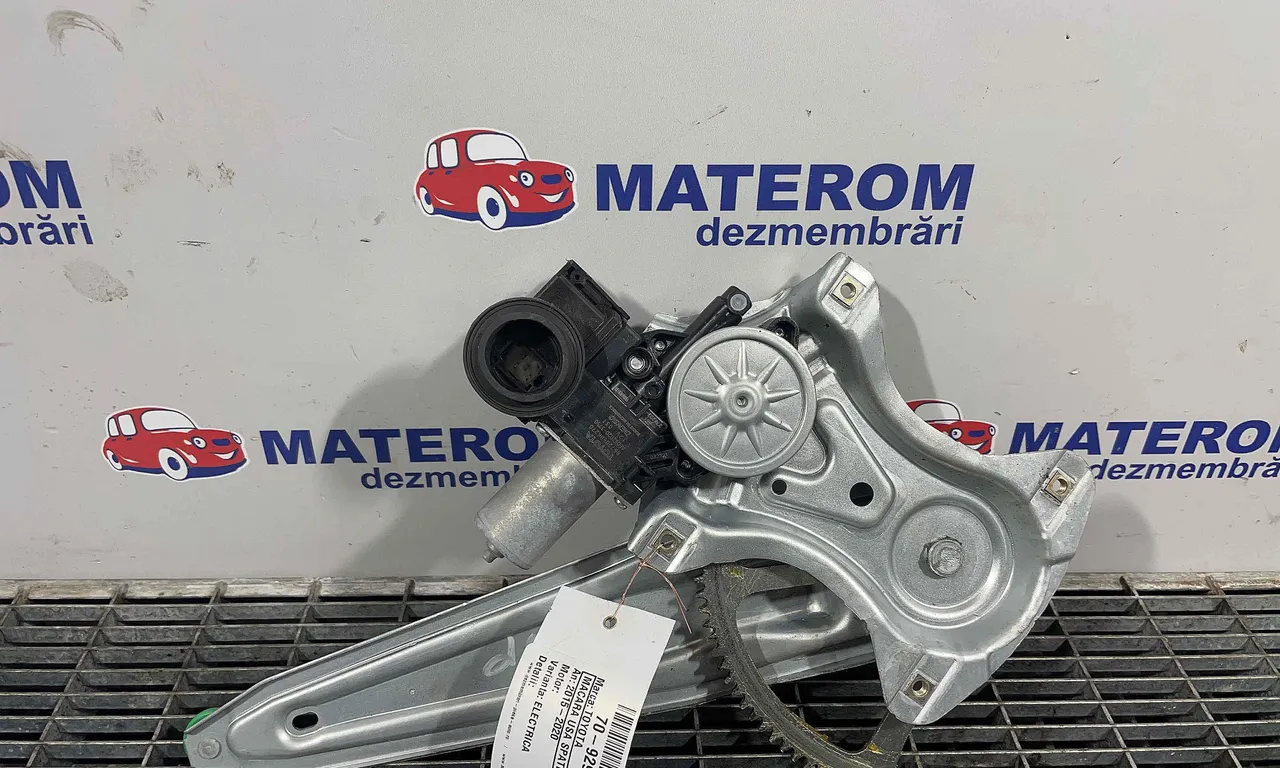 MACARA USA SPATE DREAPTA TOYOTA HILUX VIII 2015-2020