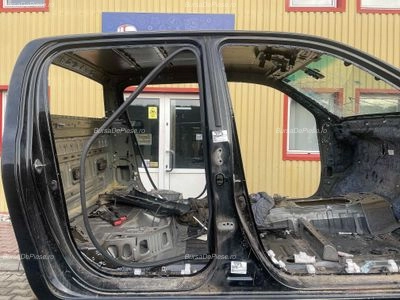 STALP MIJLOC DREAPTA TOYOTA HILUX VIII 2.4 D 2015-2020 oe 61303KK010, vedere frontata