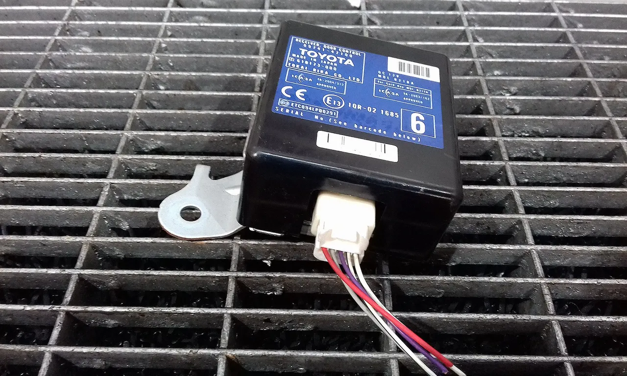 MODUL INCHIDERE CENTRALIZATA TOYOTA PRIUS Liftback 2003-2010