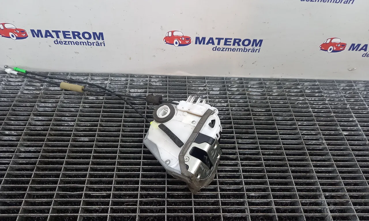 INCUIETOARE USA SPATE STANGA TOYOTA PRIUS 2008-2016