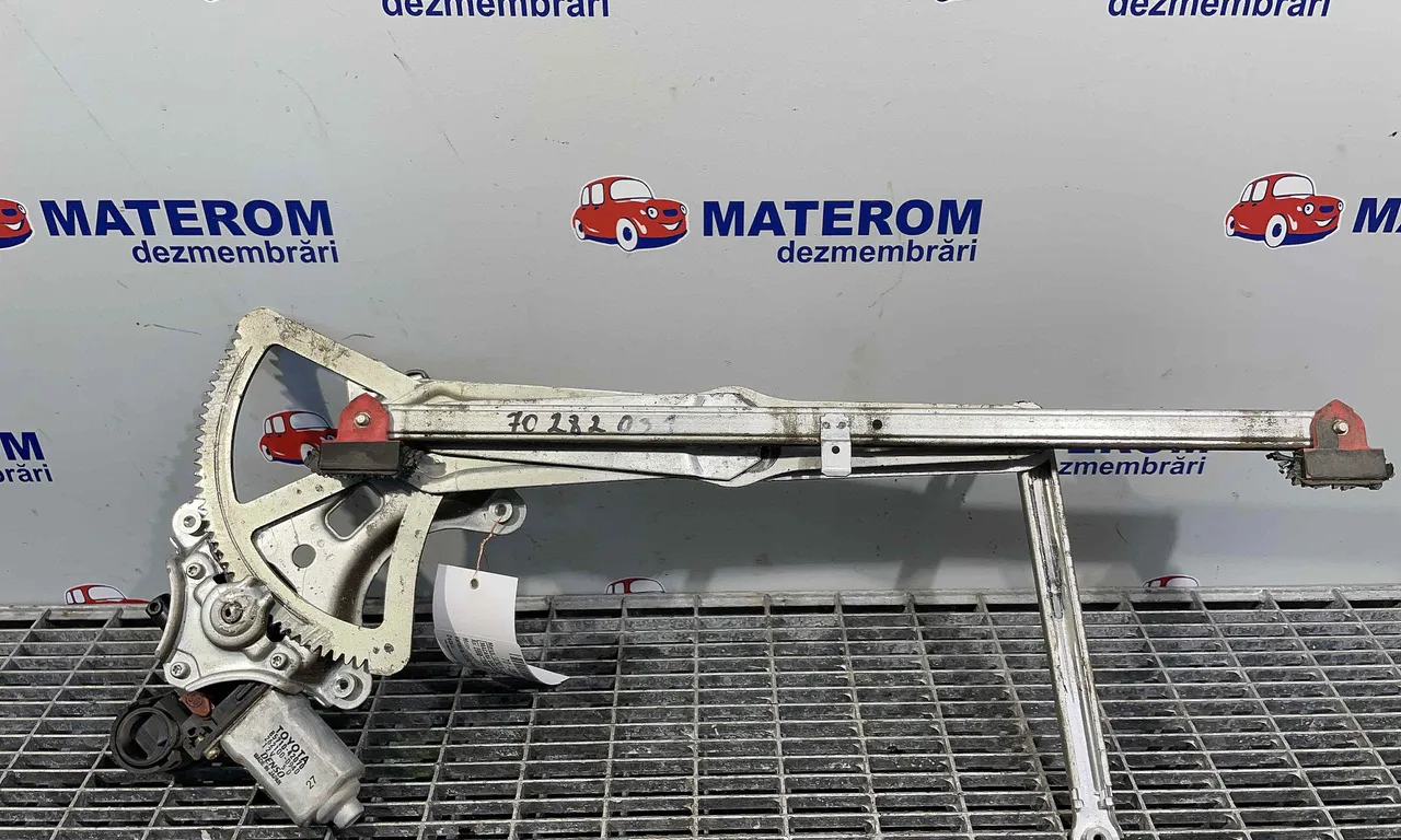 MACARA USA FATA DREAPTA TOYOTA RAV 4 II 2000-2005