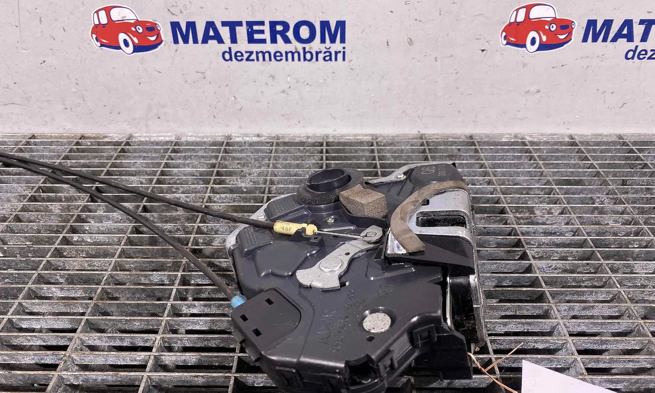 INCUIETOARE USA FATA DREAPTA TOYOTA RAV 4 III 2005-2014