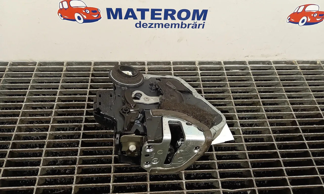 INCUIETOARE USA SPATE DREAPTA TOYOTA RAV 4 III 2005-2014
