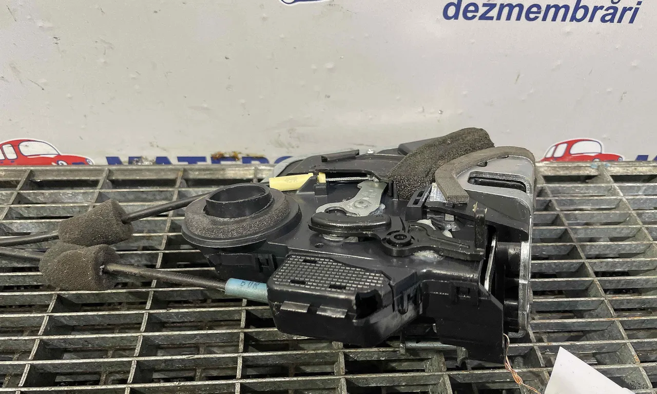 INCUIETOARE USA SPATE DREAPTA TOYOTA RAV 4 III 2005-2014