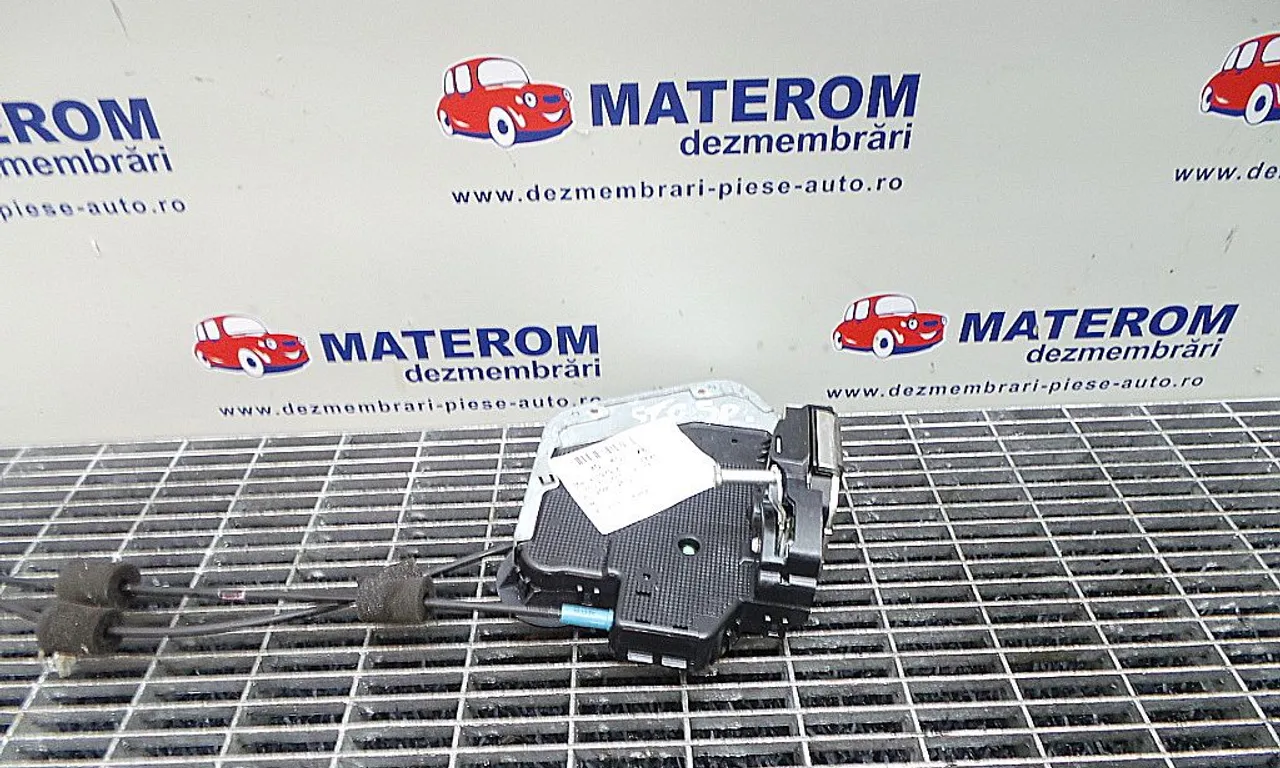 INCUIETOARE USA SPATE STANGA TOYOTA RAV 4 III 2005-2014