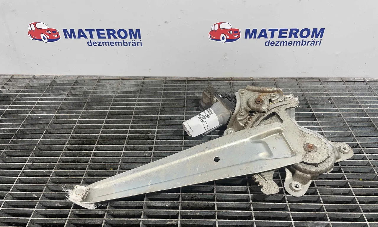MACARA USA SPATE STANGA TOYOTA RAV 4 III 2005-2014