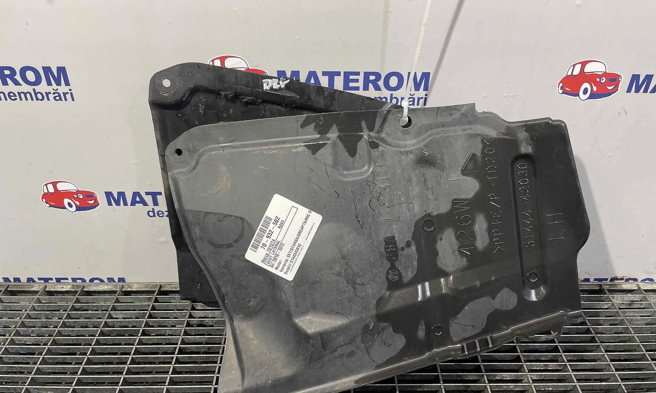 SCUT LATERAL TOYOTA RAV 4 III 2005-2014