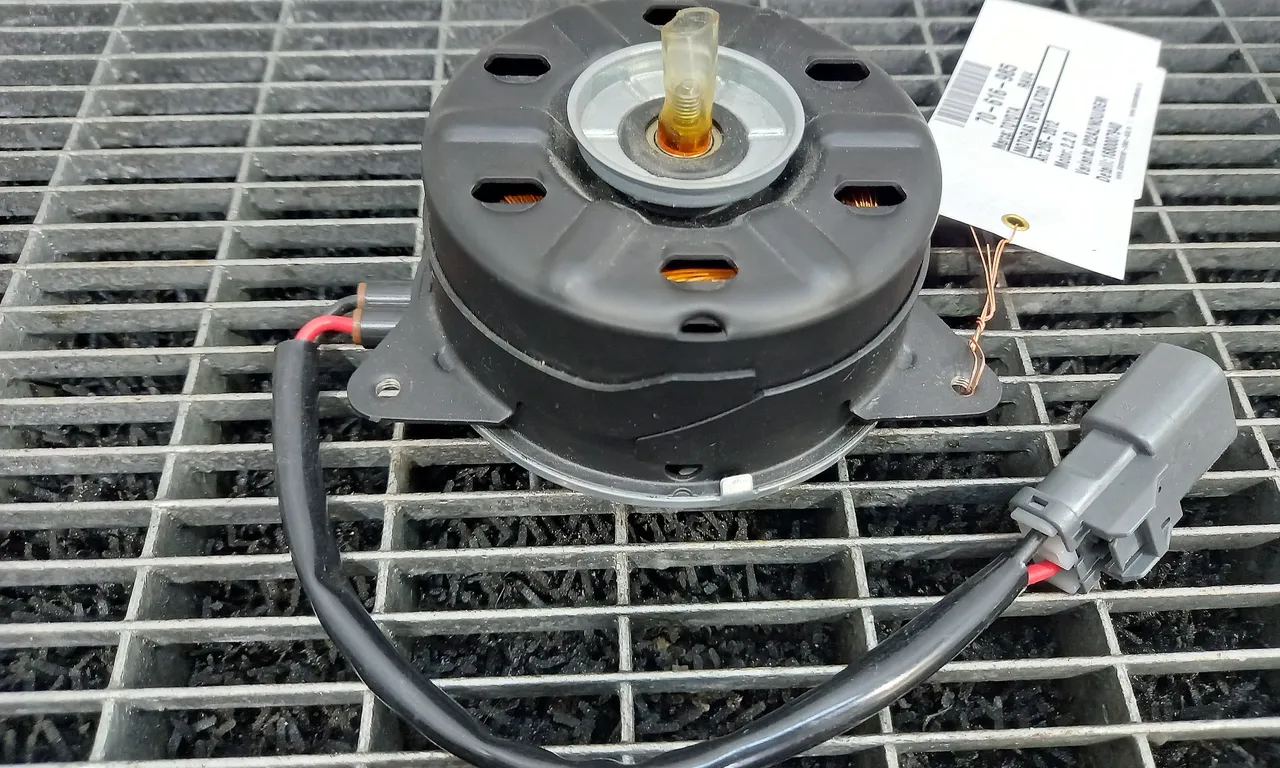 MOTORAS VENTILATOR TOYOTA RAV 4 III 2005-2014