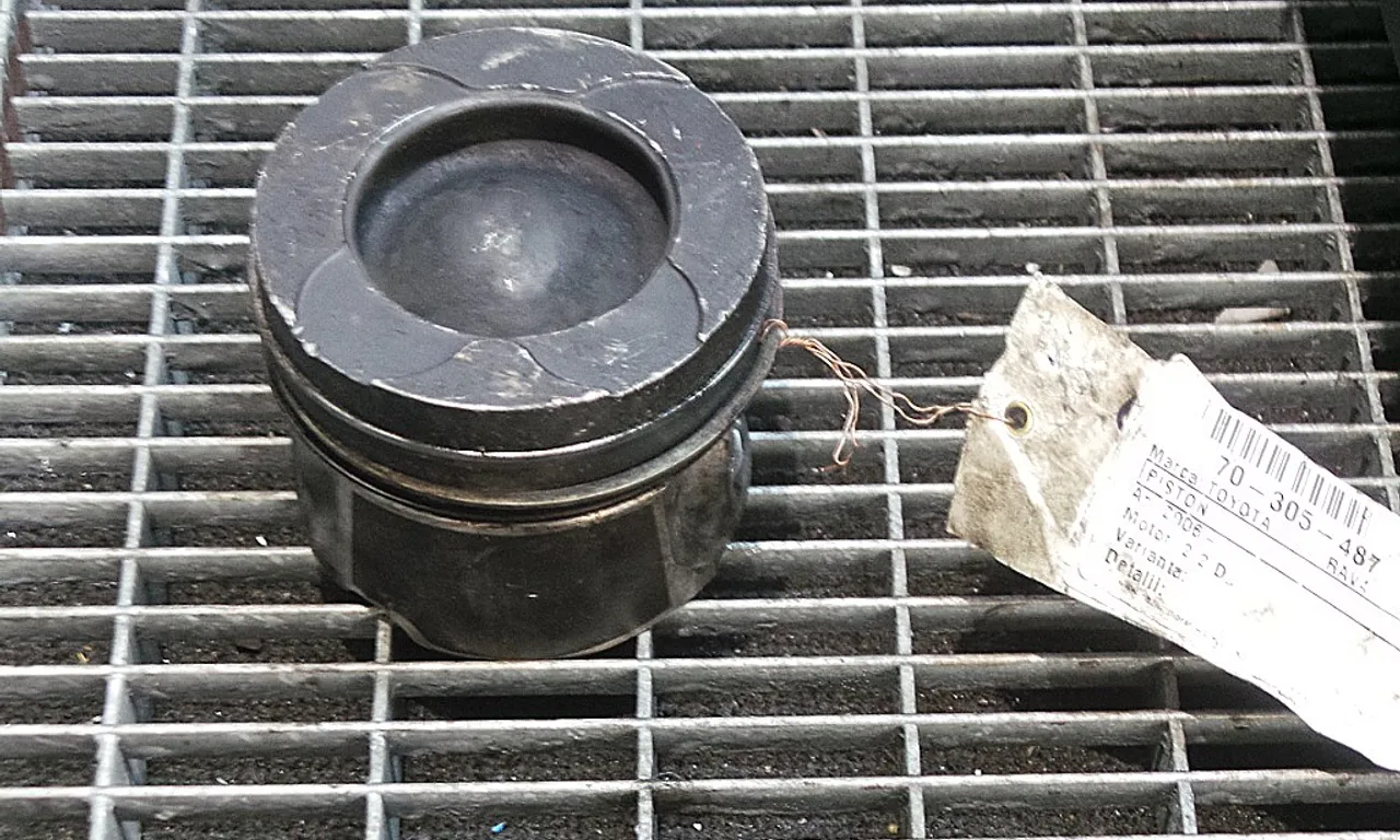 PISTON TOYOTA RAV 4 III 2005-2014