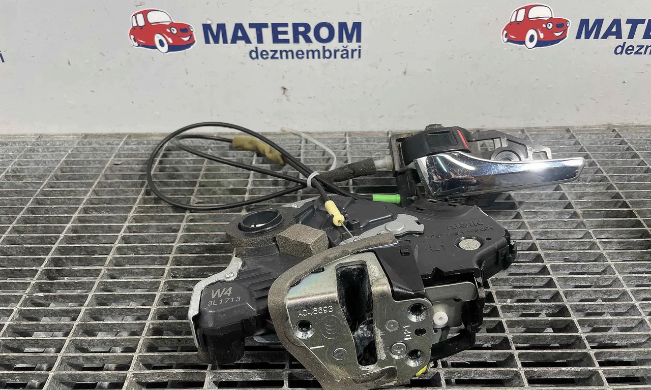 INCUIETOARE USA FATA STANGA TOYOTA RAV 4 IV 2012-2019