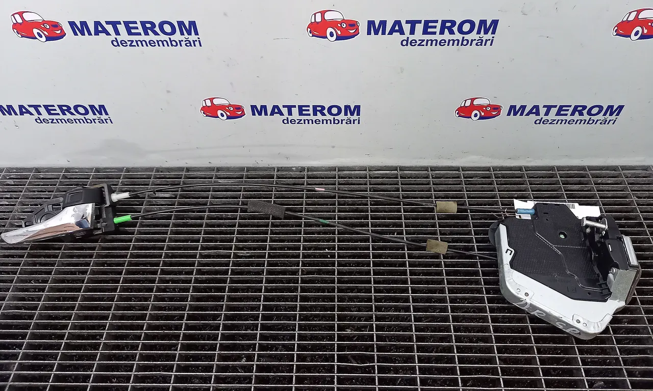 INCUIETOARE USA SPATE DREAPTA TOYOTA RAV 4 IV 2012-2019