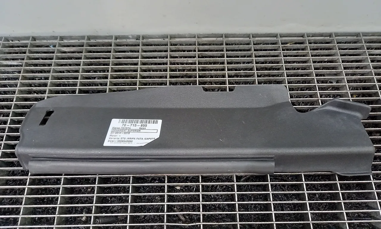 ORNAMENT SUPERIOR TOYOTA RAV 4 IV 2012-2019