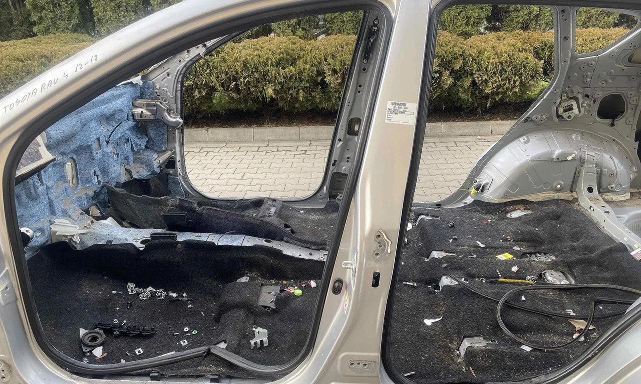 STALP MIJLOC STANGA TOYOTA RAV 4 IV 2012-2019