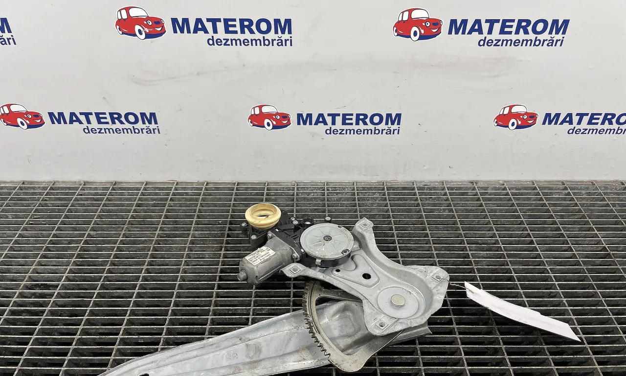 MACARA USA SPATE DREAPTA TOYOTA VERSO 2009-2018