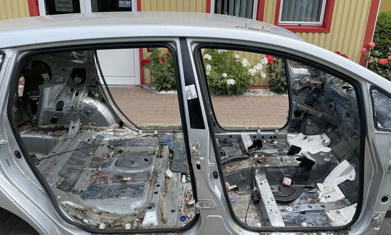 STALP MIJLOC DREAPTA TOYOTA VERSO 2009-2018
