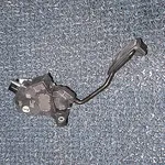 PEDALA ACCELERATIE TOYOTA YARIS 1.0 INJ 2005-2014 oe-781000D020, vedere frontata