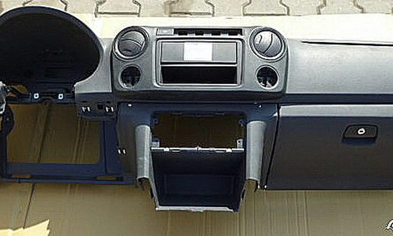 PLANSEU BORD VOLKSWAGEN AMAROK 2010-2015