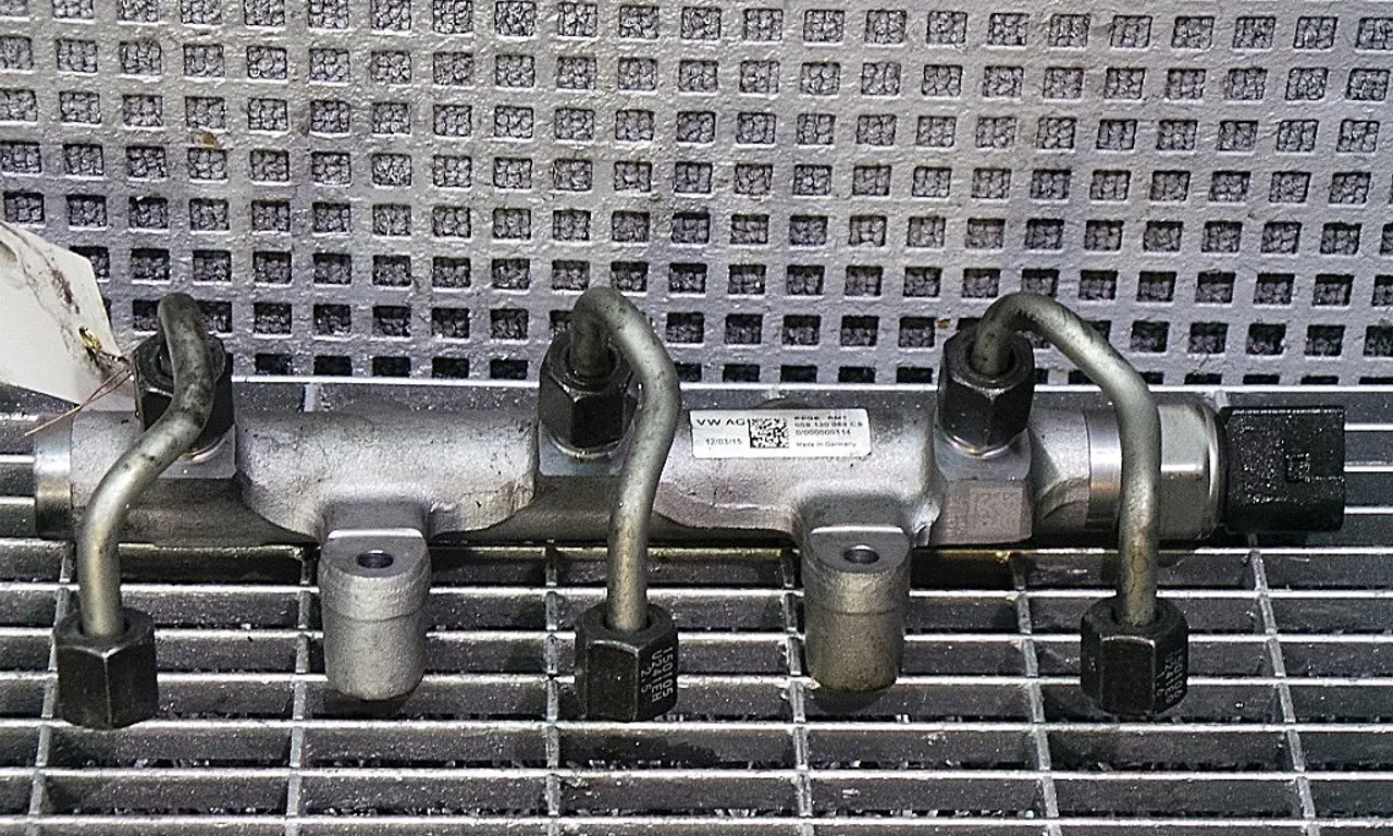 RAMPA INJECTIE VOLKSWAGEN AMAROK 2010-2015