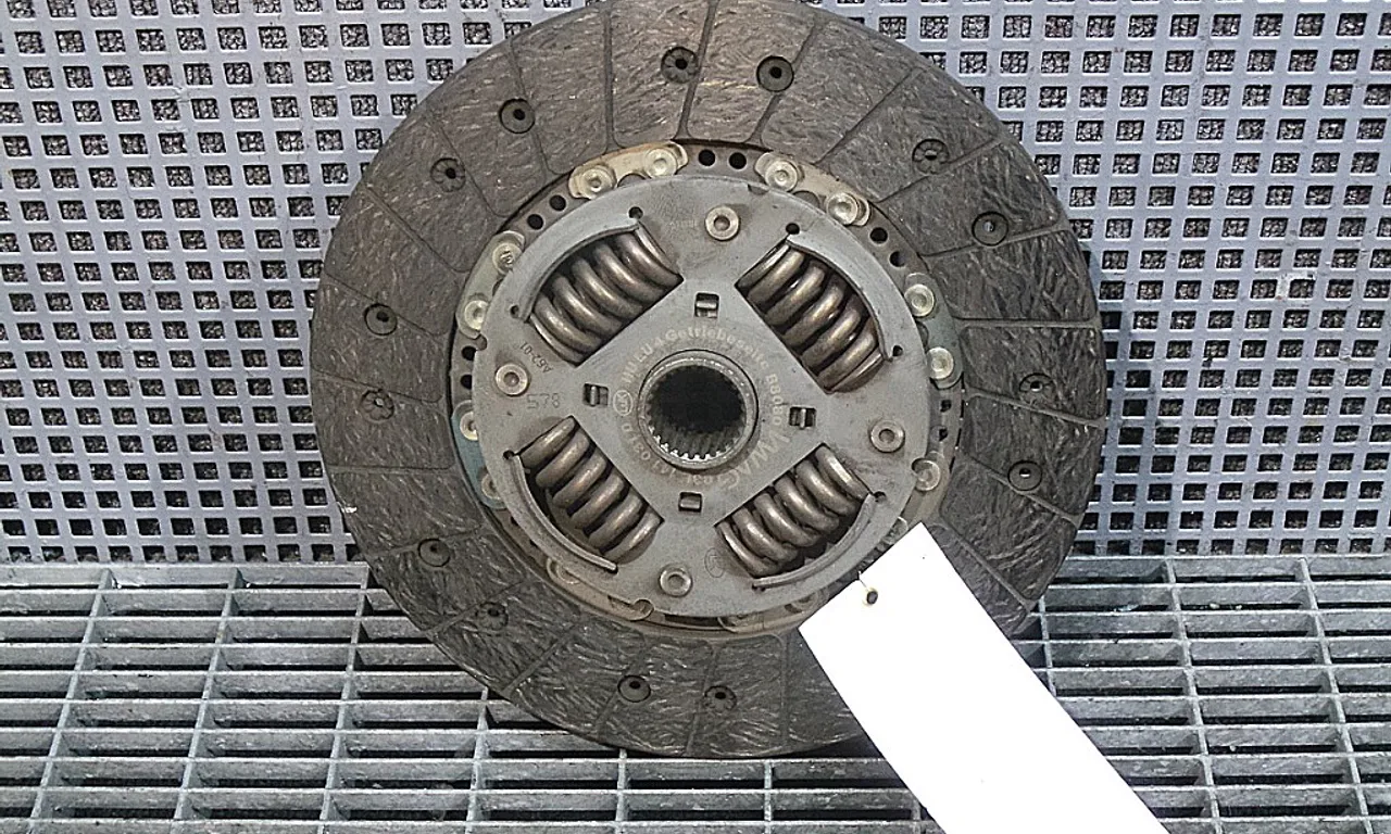DISC AMBREIAJ VOLKSWAGEN AMAROK 2010-2015
