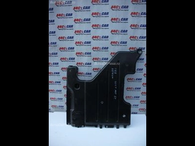 Scut motor stanga